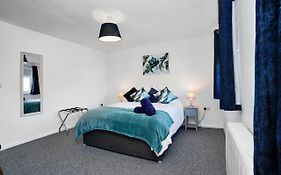 Springland Close